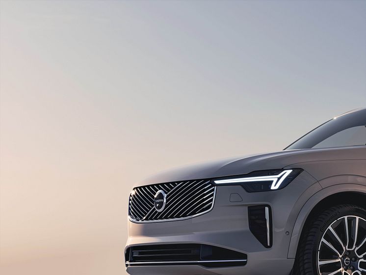 New_Volvo_XC90_Exteriors.jpg