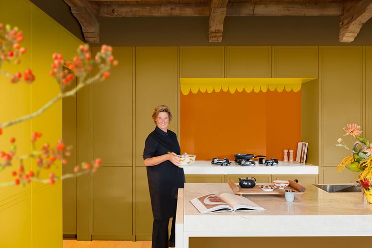 Flexa-Kleurentrends-2025-Kleur-van-het-Jaar-2025-True-Joy-Trots-keuken-heleen-2.jpg