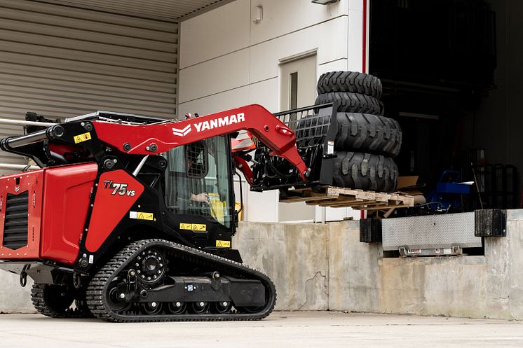 Yanmar_TL75VS_2.jpg