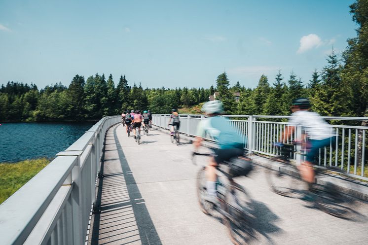 Graveln im Erzgebirge_@SportingWOMENGravelcamp2024_Foto theoutsidefactory.jpg