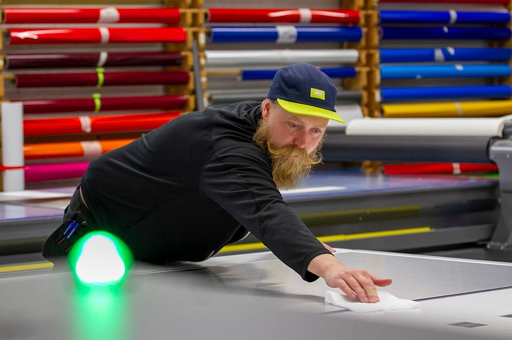 Ingenting overlates til tilfeldighetene når produksjonsmedarbeider Tobias Lunde Eriksen har ansvaret for produksjonen på Arizona.