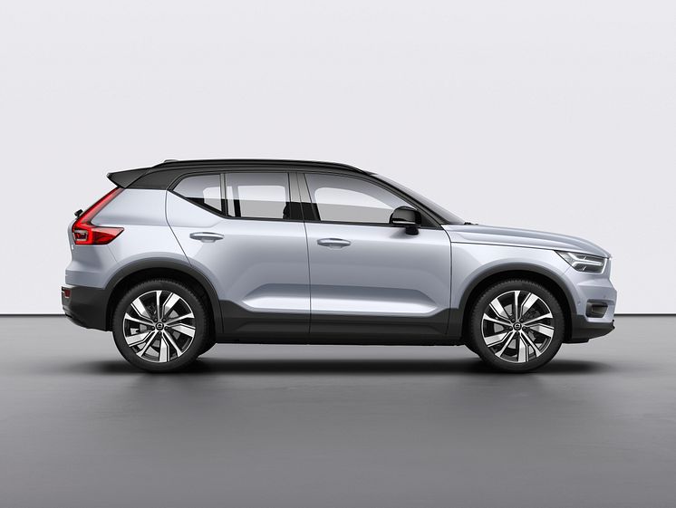 Volvo XC40 Recharge P8 AWD i Glacier Silver