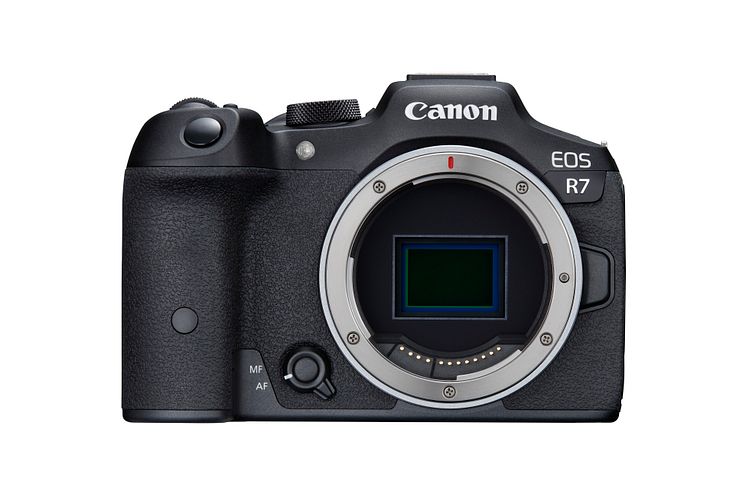 01_Canon EOS R7_Front_BODY