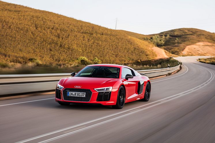 R8 Dynamite Red front left side