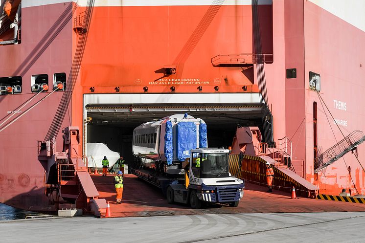 New Azuma trains arrive at UK port ahead of passenger services starting later in 2018