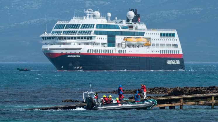 MS Midnatsol Carcass Island Foto Karsten Bidstrup Hurtigruten