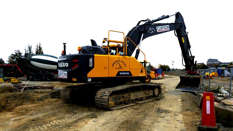 Volvo EC220E på arbetsplats - mer bränsleeffektiv än en hybrid