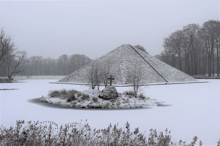 Tumulus Gedenksteininsel 