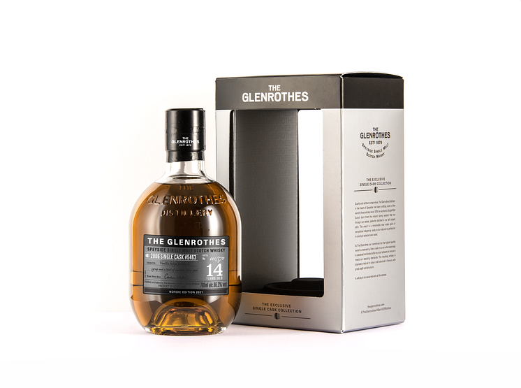 The_Glenrothes-14 _5463 Silver bottle next to pack.png