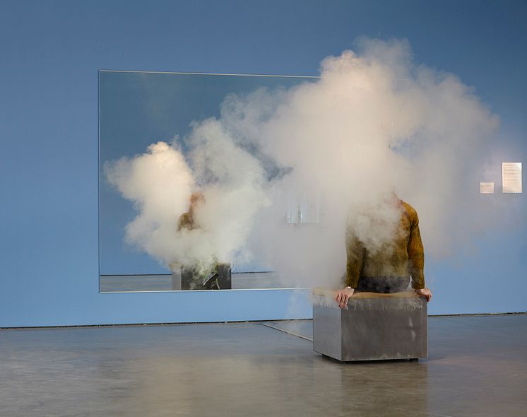 Jeppe Hein, Smoking Bench (Rykande bänk), 2002.