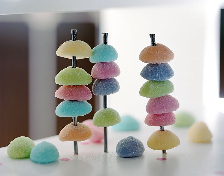 Torbjørn Rødland, Candy Skewers, 2017.