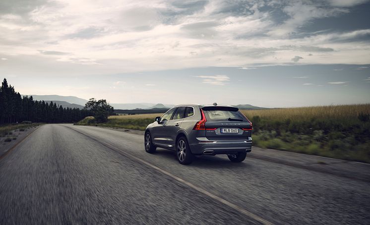 Volvo XC60 T8 AWD i Osmium Grey metallic