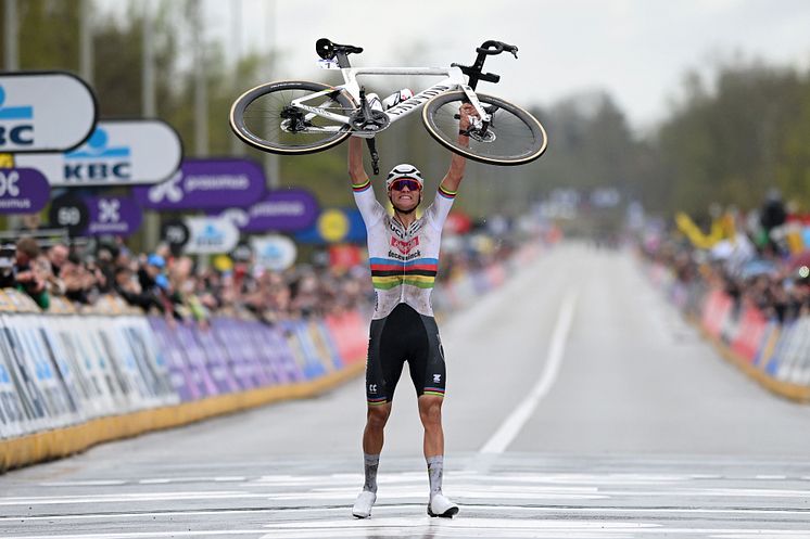 mathieu-van-der-poel-of-the-netherlands-and-team-alpecin-news-photo-1711996034 (1).jpg