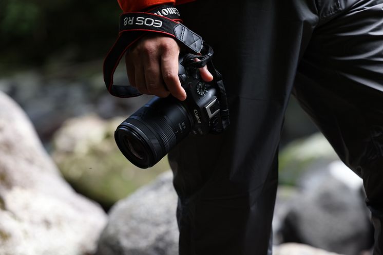 Canon RF 16-28mm F2.8 IS STM_RYU19766_Lifestyle.JPG