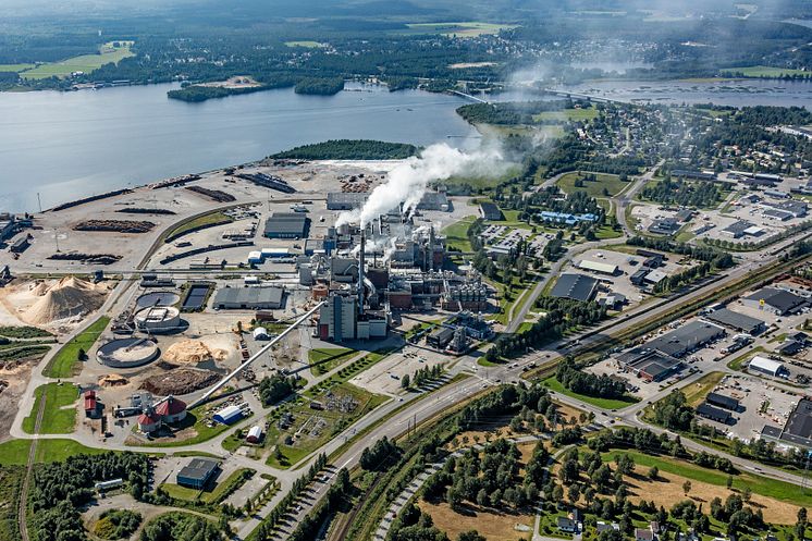 Smurfit Kappa Piteå tillverkar årligen 700 000 ton kraftliner, vilket är ett papper som används för tillverkning av högklassig wellpapp.