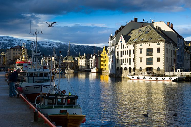 Ålesund - Photo - Sverre Hjørnevik - fjordnorway.com.jpg