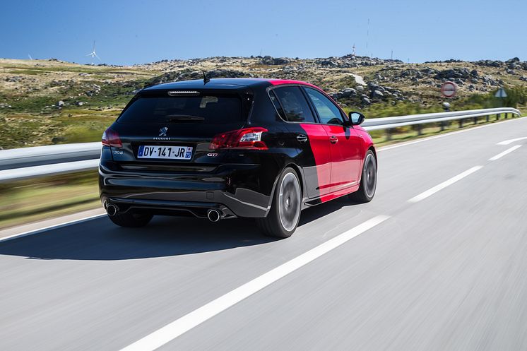 308 GTi by PEUGEOT SPORT på svensk mark