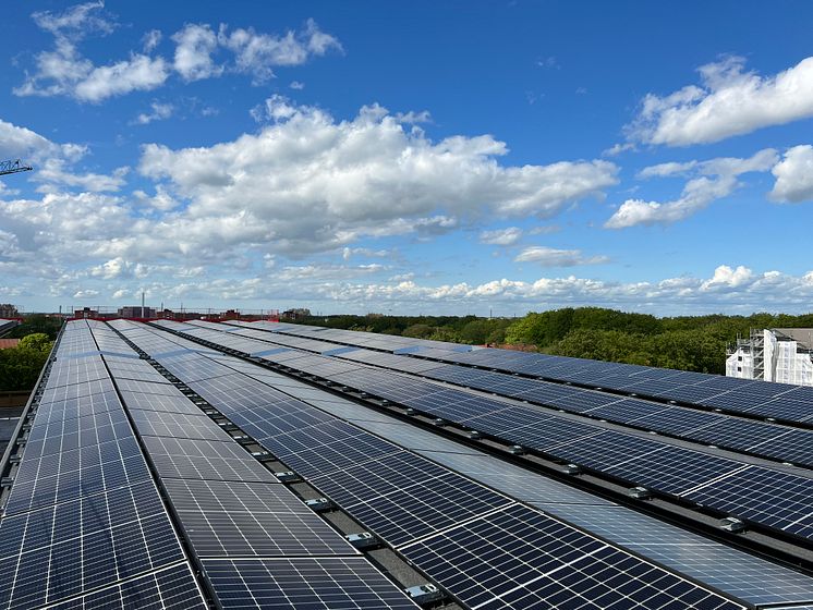 Solceller på taket av P-huset Sege Park