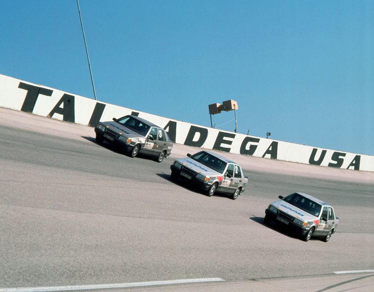 Rekordkörningen på Talladega Speedway 1986 satte Saab 9000 Turbo på kartan som en snabb och tillförlitlig bil (Foto Saab)