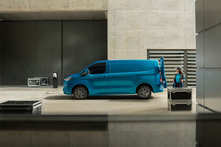 2022_FORD_E-TRANSIT_CUSTOM_13