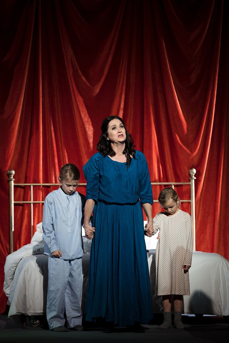 Katarina Karnéus i rollen som Norma på GöteborgsOperan - en insats som belönas med Svenska Dagbladets Operapris 2018.