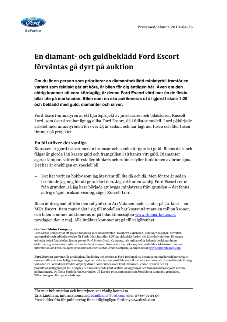 En diamant- och guldbeklädd Ford Escort förväntas gå dyrt på auktion