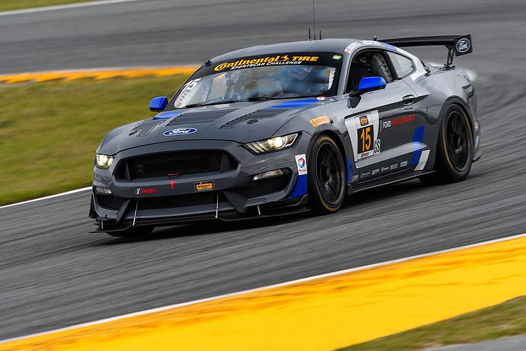 Mustang GT4 race