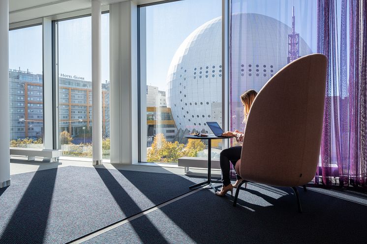 3Huset, fokusfåtölj med utsikt över Globen