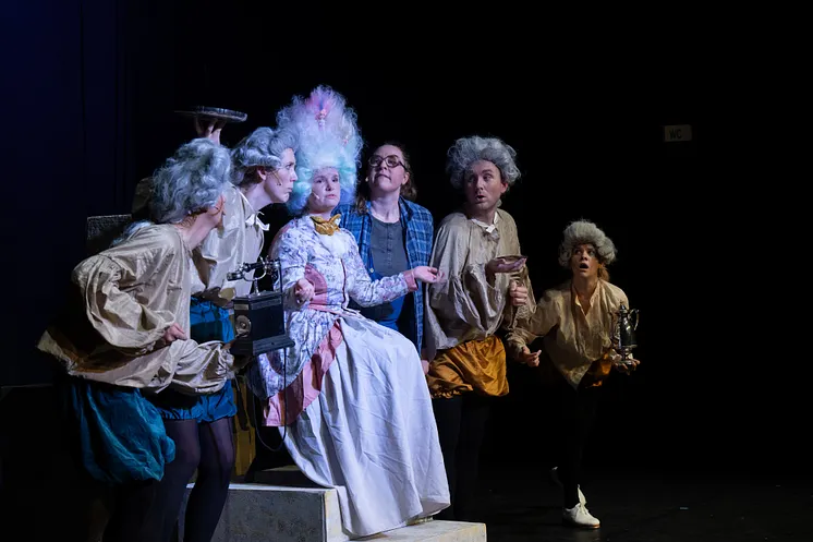 Demoskratti. Ett residens på Örebro Teater av Humorgruppen Gillet. 2026