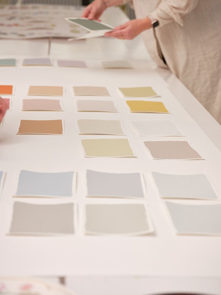 Flexa-Kleurentrends-Kleur-van-het-Jaar-2023-Flexa-ColorLab-Trendforecast-kleuroverzicht-tafel