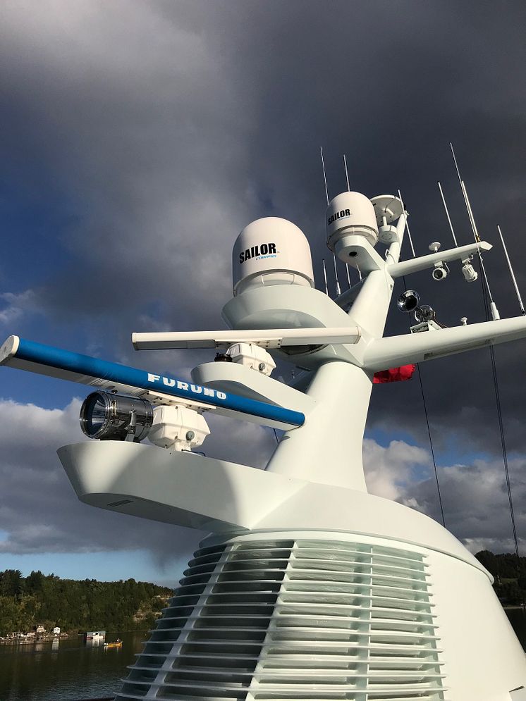 Inmarsat launches Superyacht Connectivity Report 