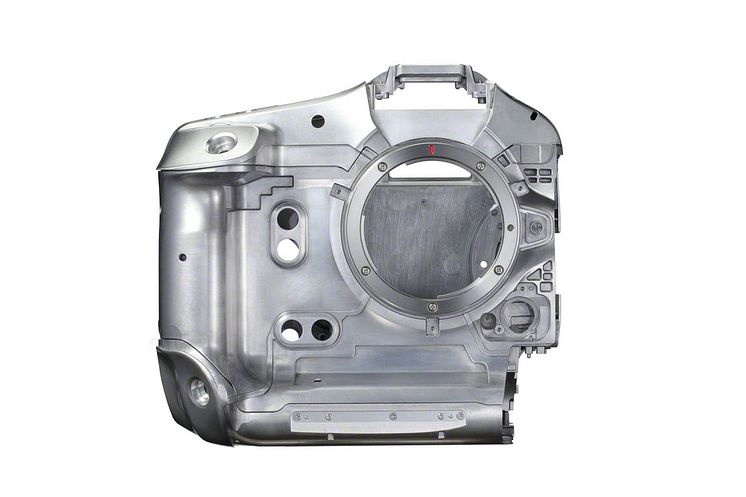 18 EOS R1 MgBODY Front.jpg