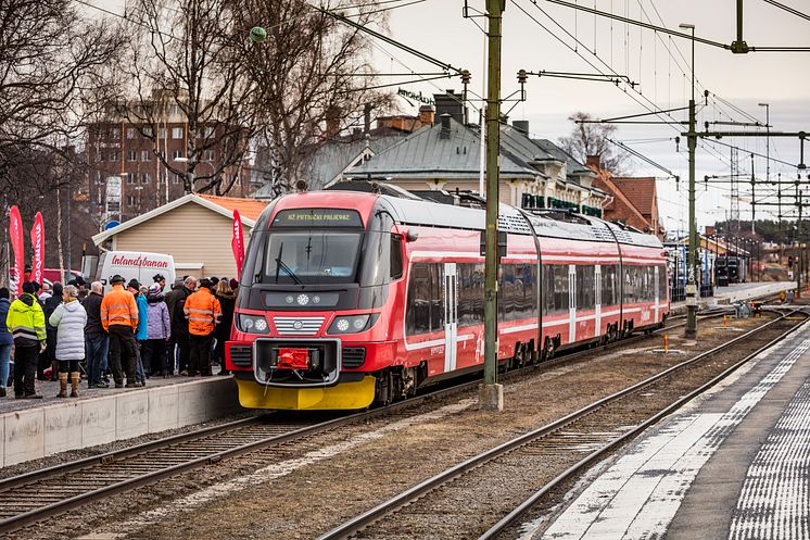 Modern motorvagn i Östersund