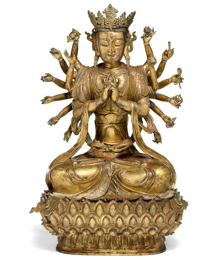 Avalokitesvara of gilt bronze. Estimate: DKK 800,000-1,200,000 / € 105,000-160,000.