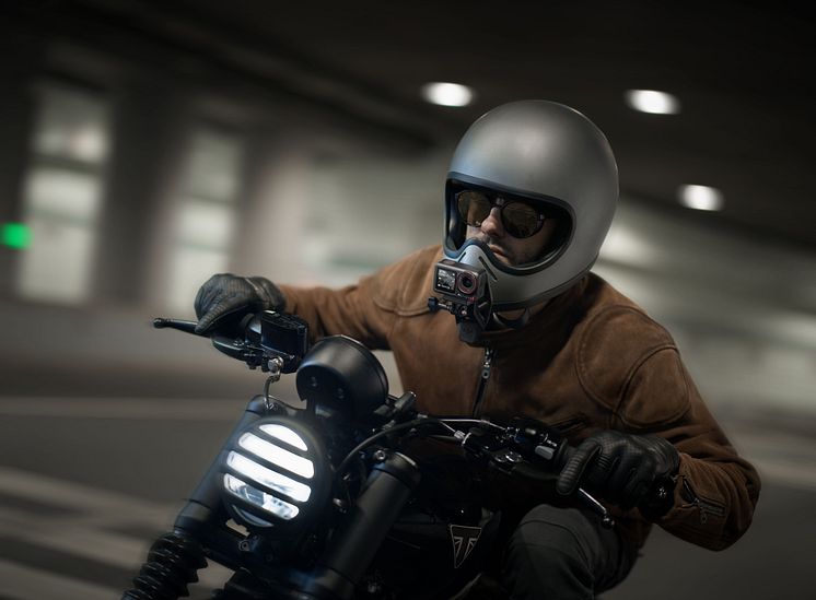 Osmo Action 5 Pro_Outdoor KV_Moto.jpg