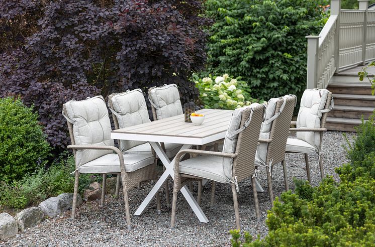 Rusta_2024_S2_Extended_Set_Table_Florens_Chairs_Milano_Beige-1-I