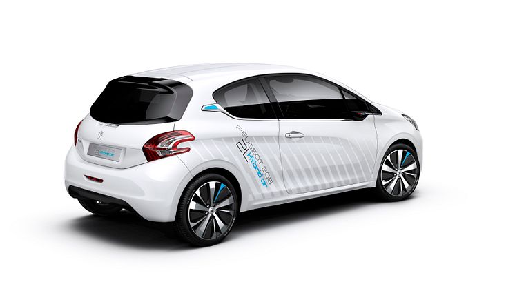 0,2-litersbilen Peugeot 208 HYbridAir_03