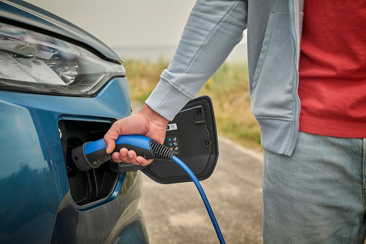 2024FordTransitNuggetActivePHEV_9_charging_close_up.jpg