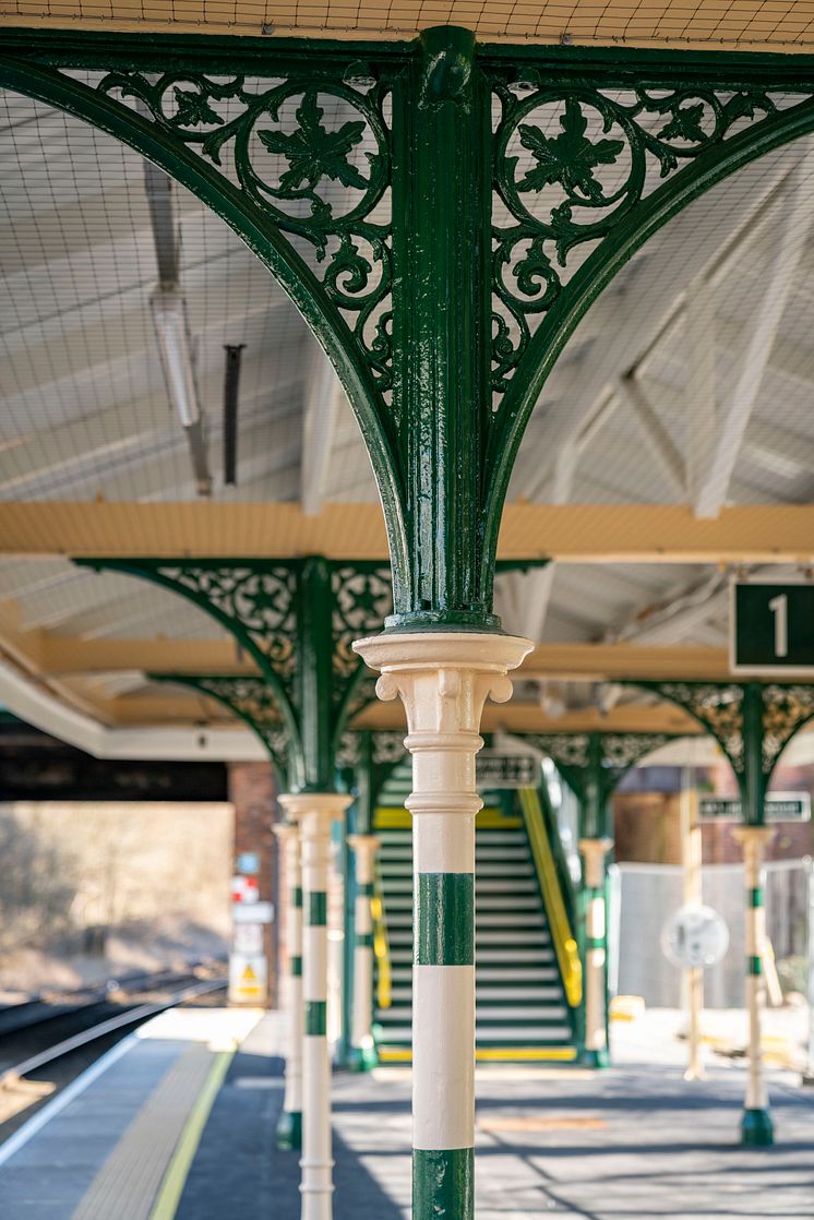 Heritage features at Eridge station, platform 1