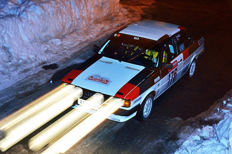 Toni Hansen og Per Brodersen passerer med deres Audi 80 på toppen af det 1609 meter høje Col de Turini som bedste danskere i Rallye Monte-Carlo Historique 2014