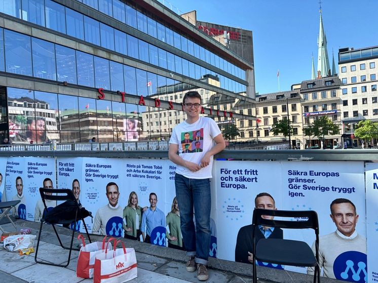 Noa Samenius, ordförande för MUF Stockholm, vid Sergels torg..webp