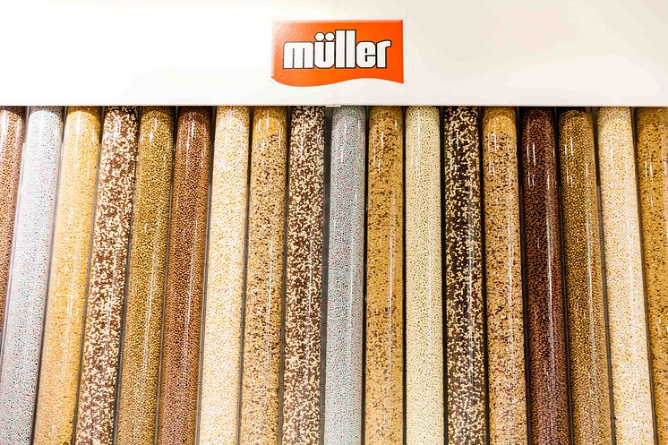 Create your own yogurt combination at the Müller Corner Shop 