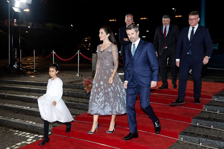 D.K.H. Kronprins Frederik og Kronprinsesse Mary ankommer til Kronprinsparrets Priser 2020 på Værket i Randers