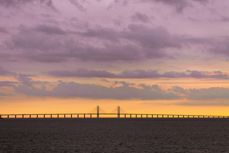 beautiful-sunset-bridge-oresund