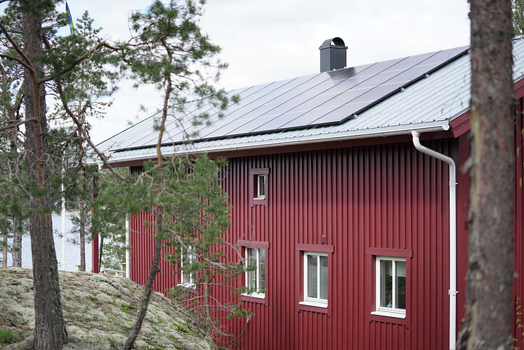 Bild till pressmeddelandet_Rött hus med solceller