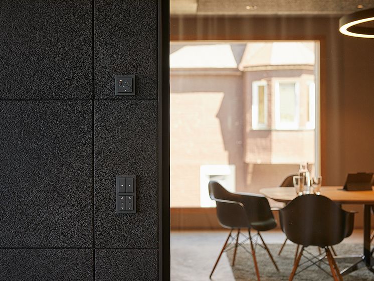 Das Schalterprogramm Berker Q.3 fügt sich harmonisch ins Design-Konzept von w:architekten ein
