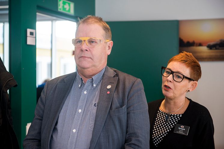 Leif Petterson (S) ledamot i riksdagens trafikutskott genomför ett syntest – Synbesiktningen 2016