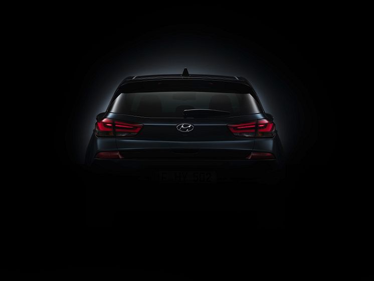 new_generation_hyundai_i30_teaser_rear