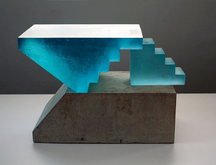 Ann Wolff, Trap V, 2015. Gjutet glas på betongsockel, 20 x 28 x 59 cm. Ann Wolff Foundation, Gotland. 