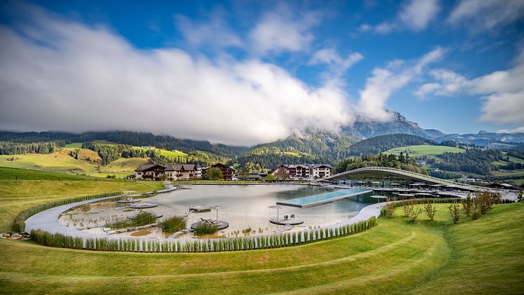 Wellness Terrasse mit Holz: „ATMOSPHERE by Krallerhof